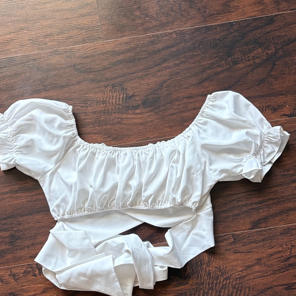 Elegant White Puff Sleeve Top - Picture 2 of 3